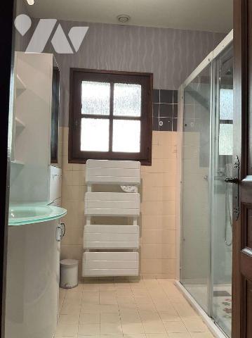 A VENDRE : Proche commerces dans petite ville (SOUILLAC - Lot), maison contemporaine des années...