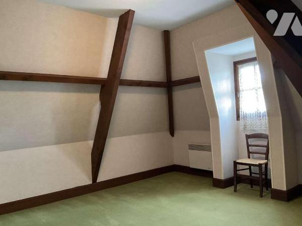 A VENDRE : Proche commerces dans petite ville (SOUILLAC - Lot), maison contemporaine des années...