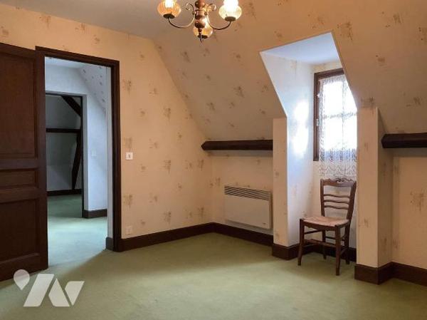 A VENDRE : Proche commerces dans petite ville (SOUILLAC - Lot), maison contemporaine des années...