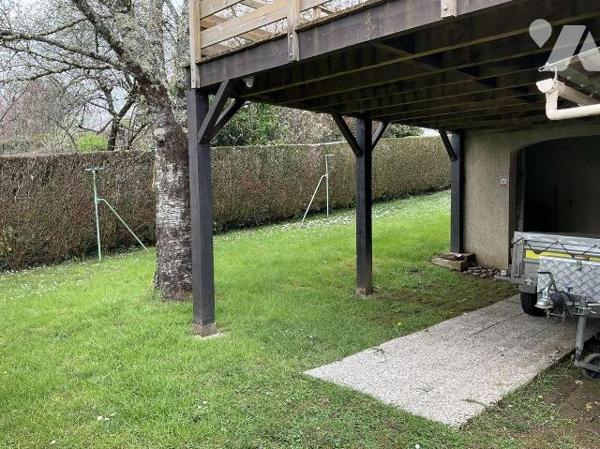 A VENDRE : Proche commerces dans petite ville (SOUILLAC - Lot), maison contemporaine des années...