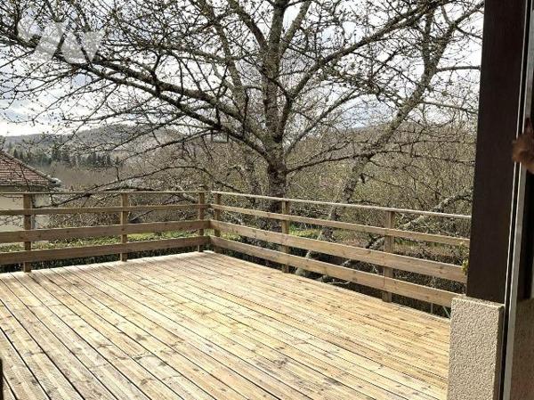 A VENDRE : Proche commerces dans petite ville (SOUILLAC - Lot), maison contemporaine des années...