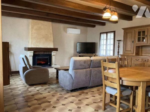 A VENDRE : Proche commerces dans petite ville (SOUILLAC - Lot), maison contemporaine des années...