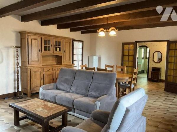 A VENDRE : Proche commerces dans petite ville (SOUILLAC - Lot), maison contemporaine des années...