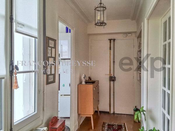 Paris 16e – Auteuil | Appartement de caractère avec balcon filant, étage élevé et ascenseur
