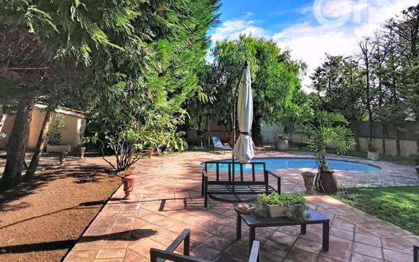 Maison à vendre    6 pièces •  Toulon