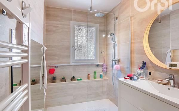 Maison à vendre    6 pièces •  Toulon