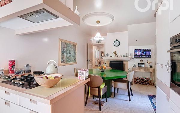 Maison à vendre    6 pièces •  Toulon