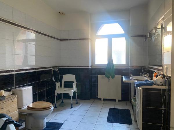 Dpt Gard (30), à vendre ALES maison P11 de 368 m² - Terrain de 2 030,00 m²