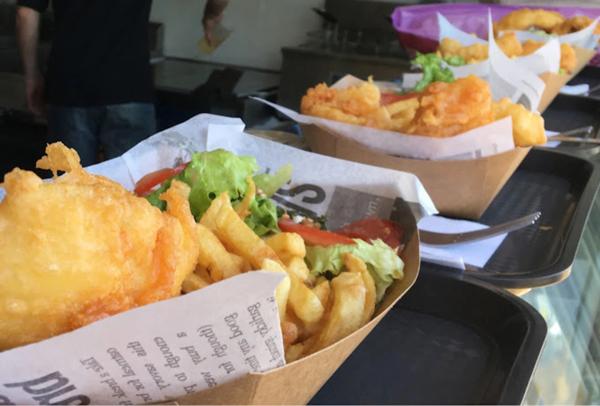 FINISTERE SUD (29) BORD DE MER RESTAURATION RAPIDE 110M2