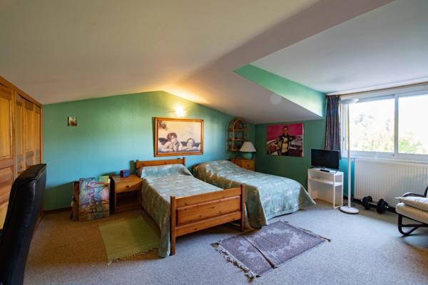 🏡 RARE sur Mazamet 81 – Maison de charme avec jardin arboré, garage & chambres XXL !