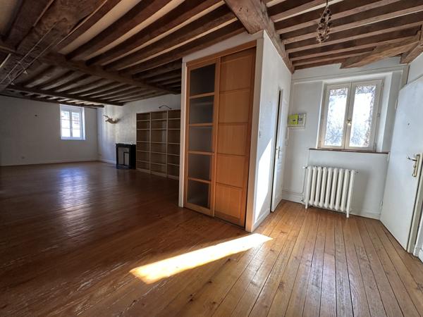 Duplex
                                                                                                                                                                                                                                                                                                                        6 pièce(s)                                                                                                                                                                                                          3 chambre(s)                                                                                                                                                                                                          146  m²