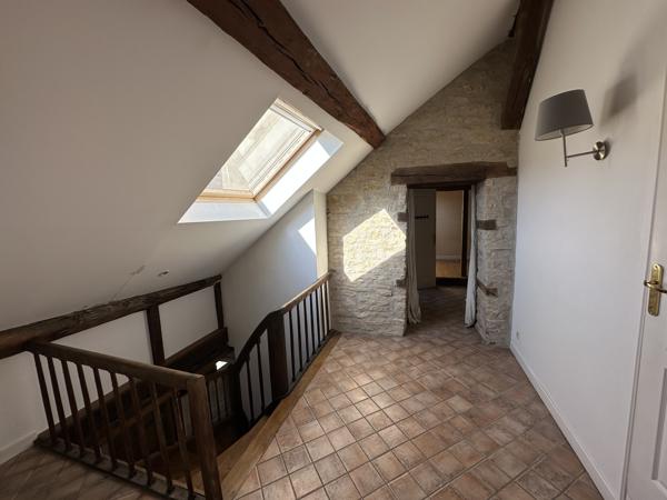 Duplex
                                                                                                                                                                                                                                                                                                                        6 pièce(s)                                                                                                                                                                                                          3 chambre(s)                                                                                                                                                                                                          146  m²