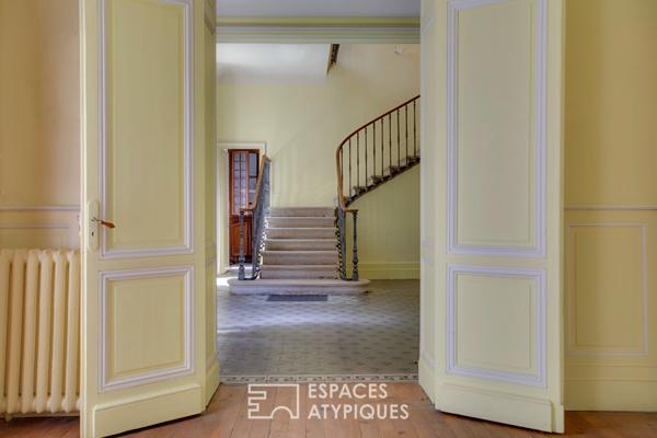 Château historique avec son parc arboré au coeur de la ville