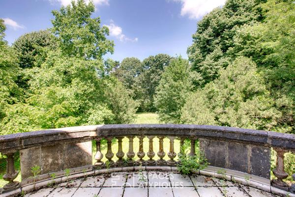 Château historique avec son parc arboré au coeur de la ville