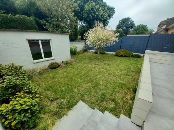 Maison
                                                                                                                                                                                                                                                                                                                        5 pièce(s)                                                                                                                                                                                                          4 chambre(s)                                                                                                                                                                                                          111  m²