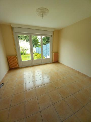 Maison
                                                                                                                                                                                                                                                                                                                        5 pièce(s)                                                                                                                                                                                                          4 chambre(s)                                                                                                                                                                                                          111  m²