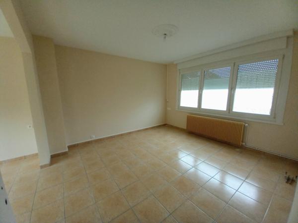 Maison
                                                                                                                                                                                                                                                                                                                        5 pièce(s)                                                                                                                                                                                                          4 chambre(s)                                                                                                                                                                                                          111  m²