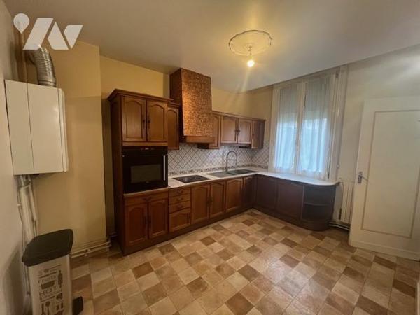 LISIEUX Appartement de 110 m² avec garage , cave et jardin