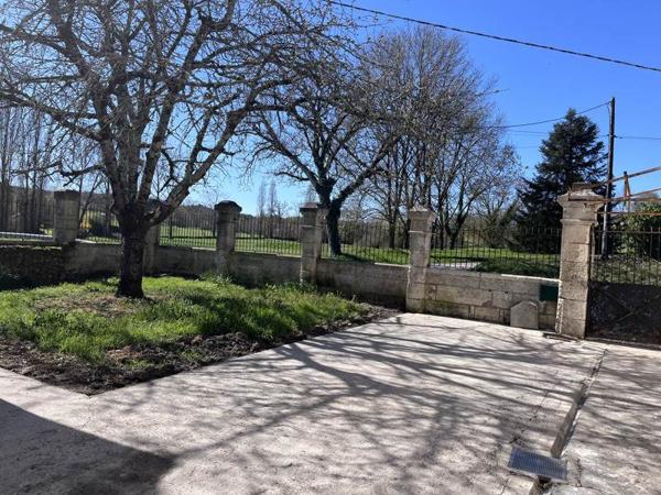 Maison à vendre |  Montmoreau-Saint-Cybard |  6 pièces | 112 m²