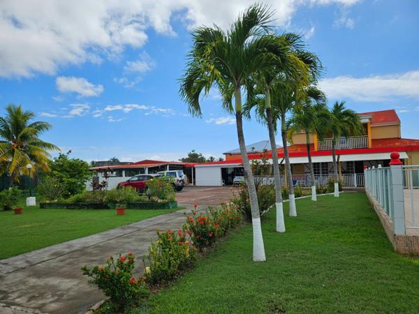 Dpt Guadeloupe (971), à vendre proche de Sainte Anne maison P7