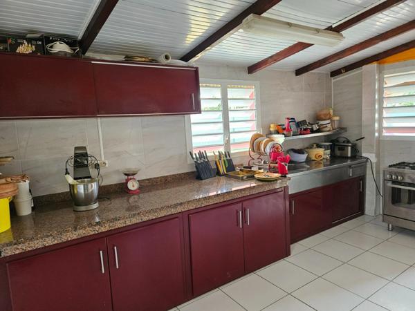 Dpt Guadeloupe (971), à vendre proche de Sainte Anne maison P7