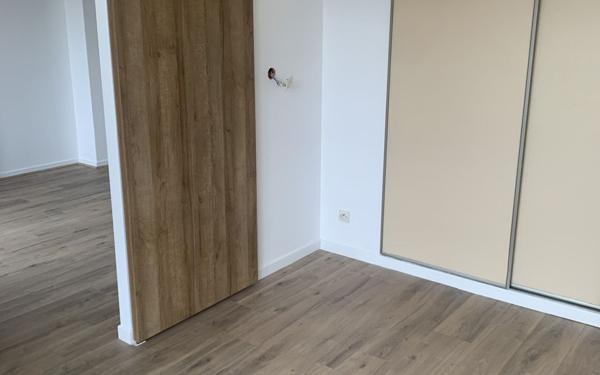 Appartement à louer    2 pièces •  Évry