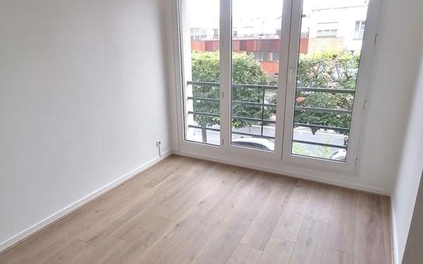 Appartement à louer    2 pièces •  Évry