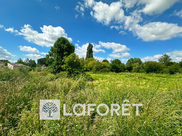 Achat terrain Gémozac - 879 m² - 79 200 €