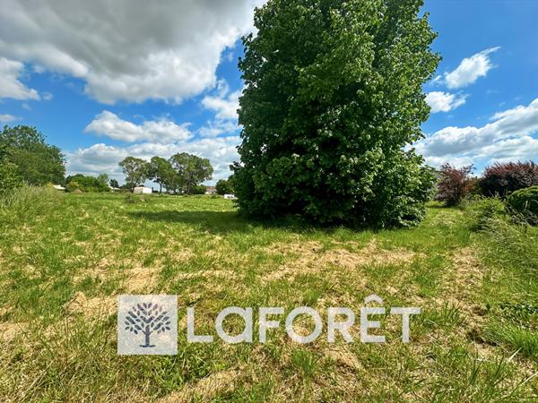 Achat terrain Gémozac - 879 m² - 79 200 €