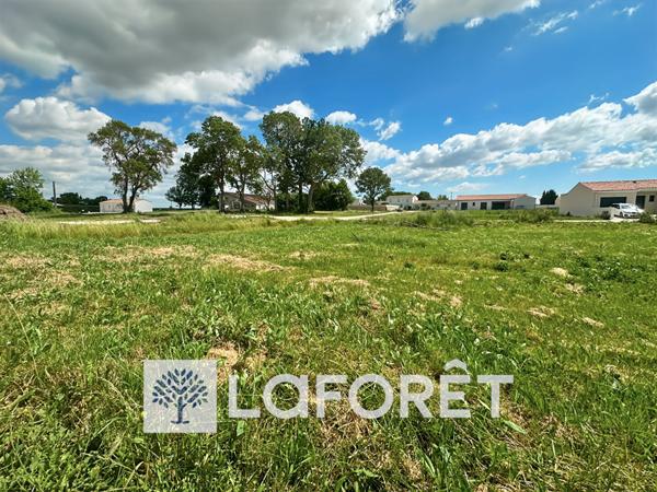 Achat terrain Gémozac - 879 m² - 79 200 €
