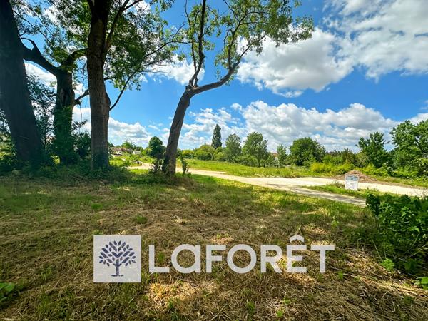 Achat terrain Gémozac - 879 m² - 79 200 €
