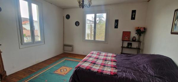 Maison à vendre 6 pièces de 135m² + studio 65m²(32)