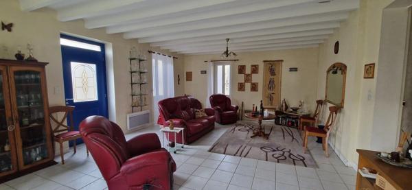 Maison à vendre 6 pièces de 135m² + studio 65m²(32)