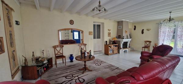 Maison à vendre 6 pièces de 135m² + studio 65m²(32)