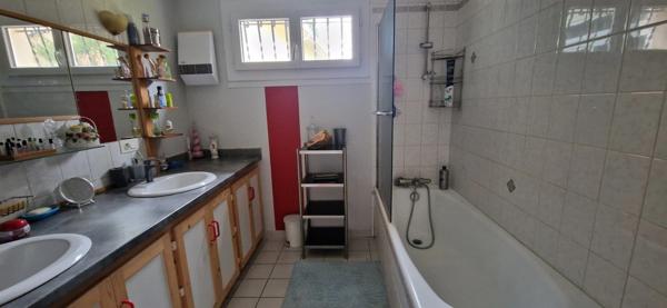 Maison à vendre 6 pièces de 135m² + studio 65m²(32)