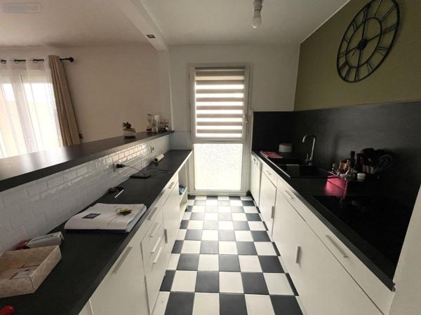 Appartement à vendre à Évreux dans l'Eure (27000), ref : 11144/730   
CInéma
