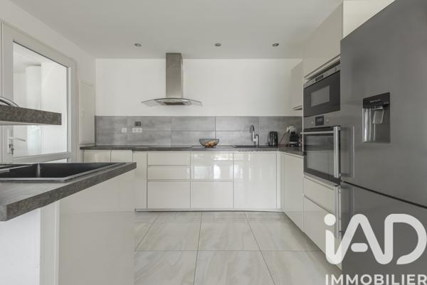 Maison à vendre 5 pièces 137 m² La Fare-les-Oliviers