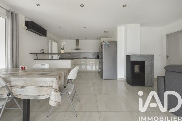 Maison à vendre 5 pièces 137 m² La Fare-les-Oliviers