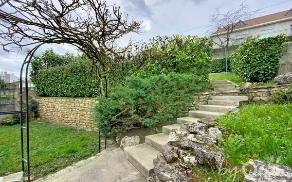 Maison à vendre    5 pièces • 111 m2 Montluçon