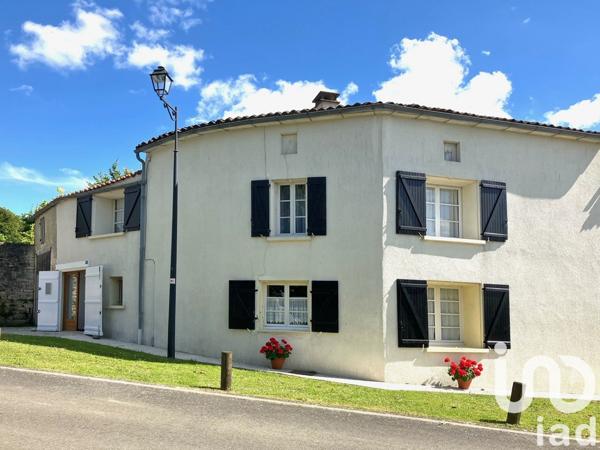 Maison de village 4 pièces de 82 m² à Anville (16170)