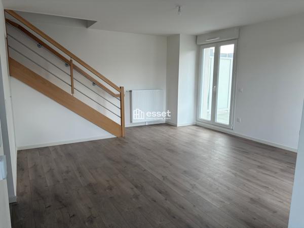 Location Appartement 5 pièces 87.57 m² - Cergy 95000