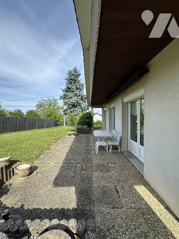 Maison plain pied 3 chambres, une cuisine, une cave, un garage