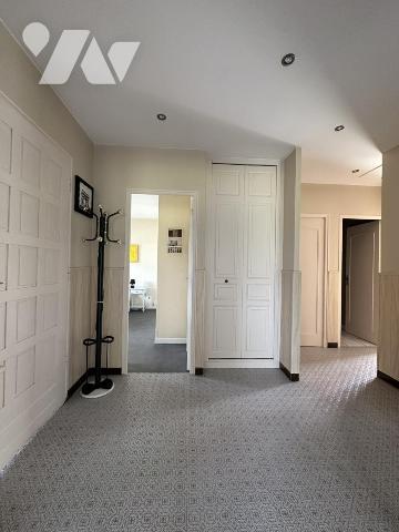 Maison plain pied 3 chambres, une cuisine, une cave, un garage