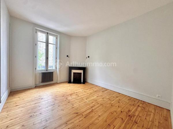 Vente                                                      Appartement
                        
                     4 pièces                      95 m2                     à Clermont-Ferrand