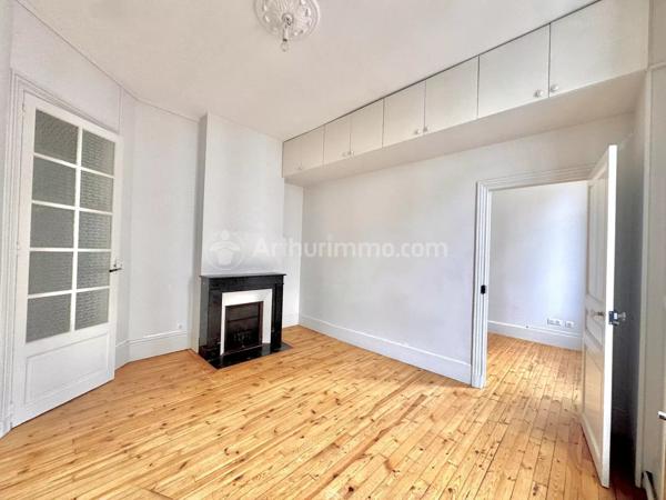 Vente                                                      Appartement
                        
                     4 pièces                      95 m2                     à Clermont-Ferrand