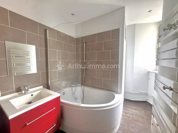 Vente                                                      Appartement
                        
                     4 pièces                      95 m2                     à Clermont-Ferrand
