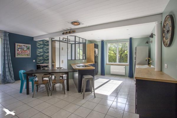 Maison à vendre |  Dompierre-sur-Mer |  8 pièces | 210 m²