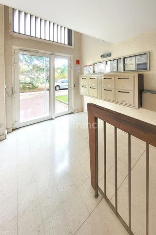 À Chilly‑Mazarin (91380), découvrez un spacieux 4 pièces de 88 m², lumineux et traversant