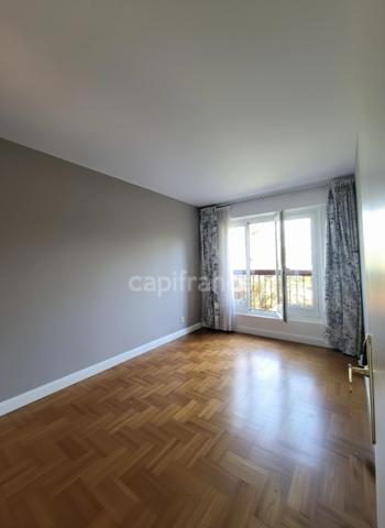 À Chilly‑Mazarin (91380), découvrez un spacieux 4 pièces de 88 m², lumineux et traversant