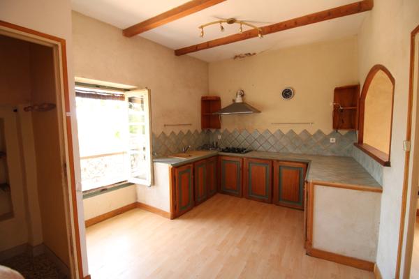 Sauve appartement dans maison de village